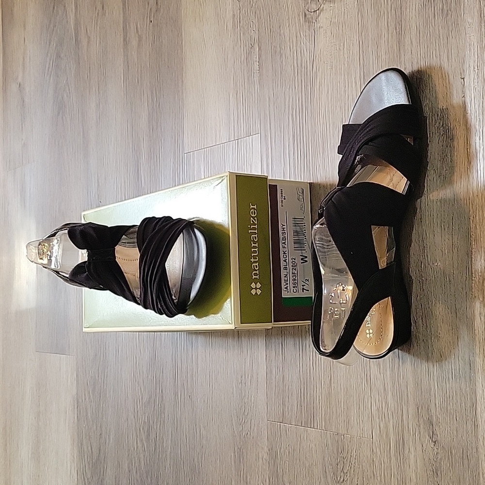 Brand new Naturalizer black Javen sandal 7 M  Comfortable! Beautiful!